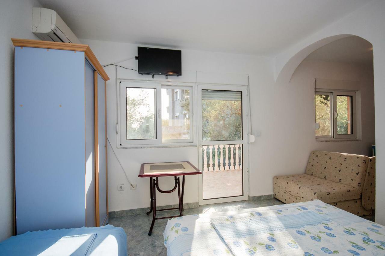 Apartments Duskic Утьеха Экстерьер фото