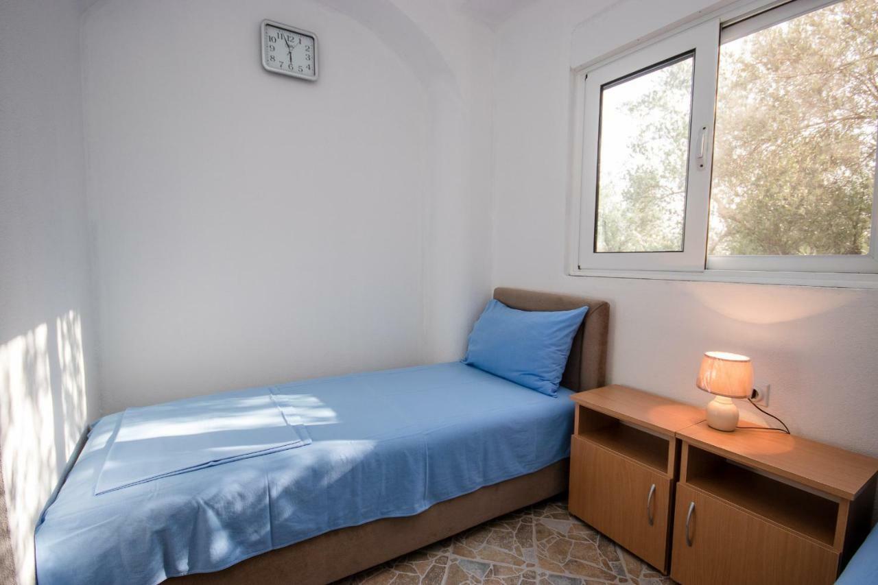 Apartments Duskic Утьеха Экстерьер фото