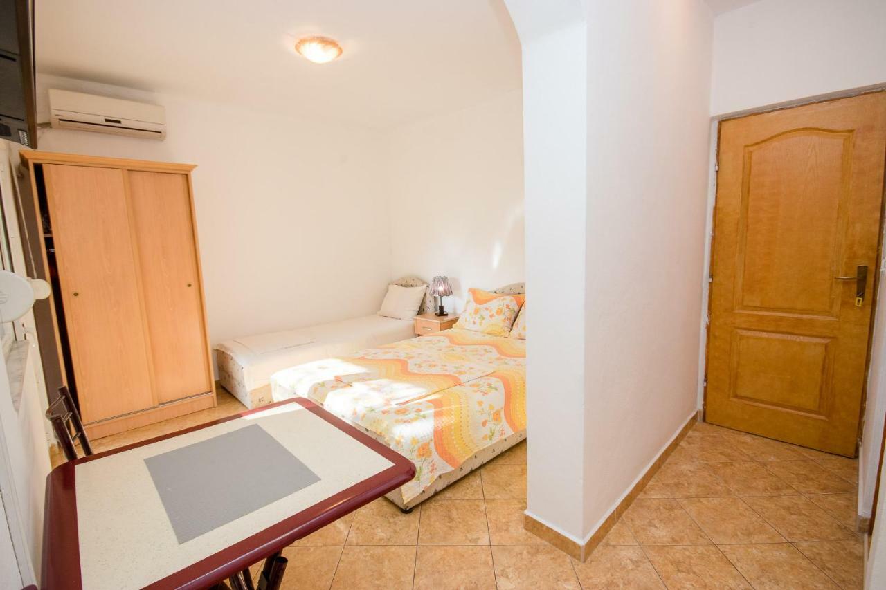 Apartments Duskic Утьеха Экстерьер фото