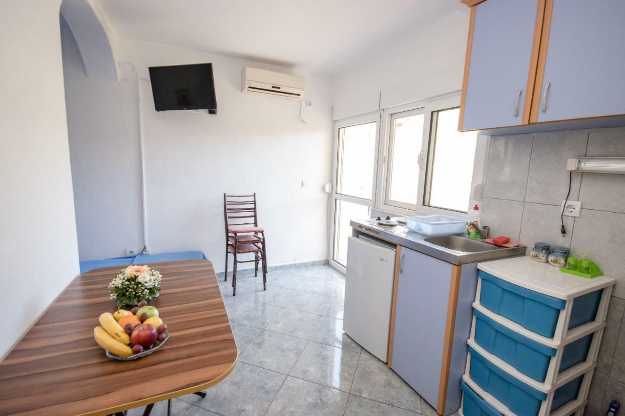 Apartments Duskic Утьеха Экстерьер фото