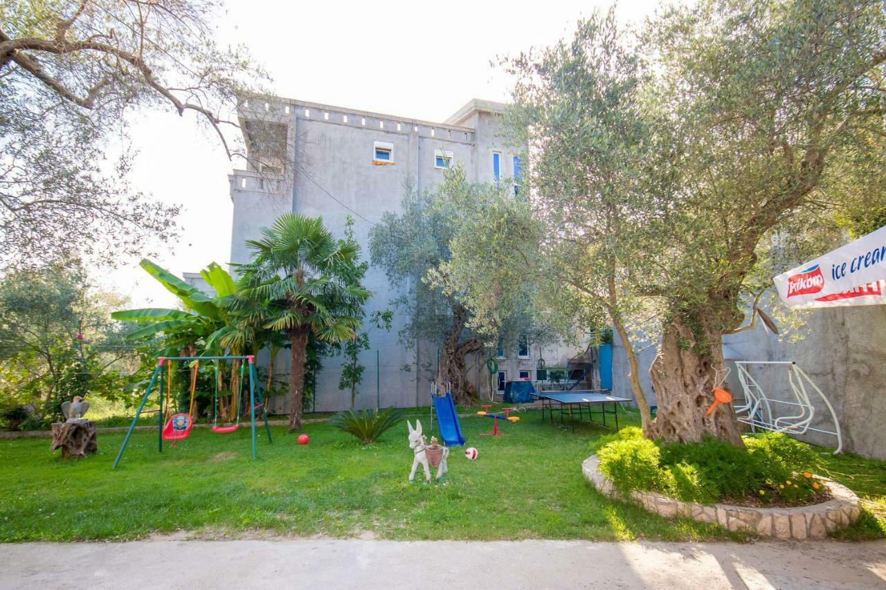 Apartments Duskic Утьеха Экстерьер фото