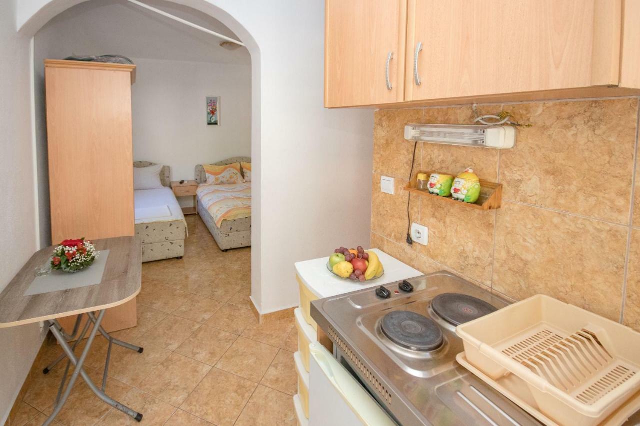Apartments Duskic Утьеха Экстерьер фото