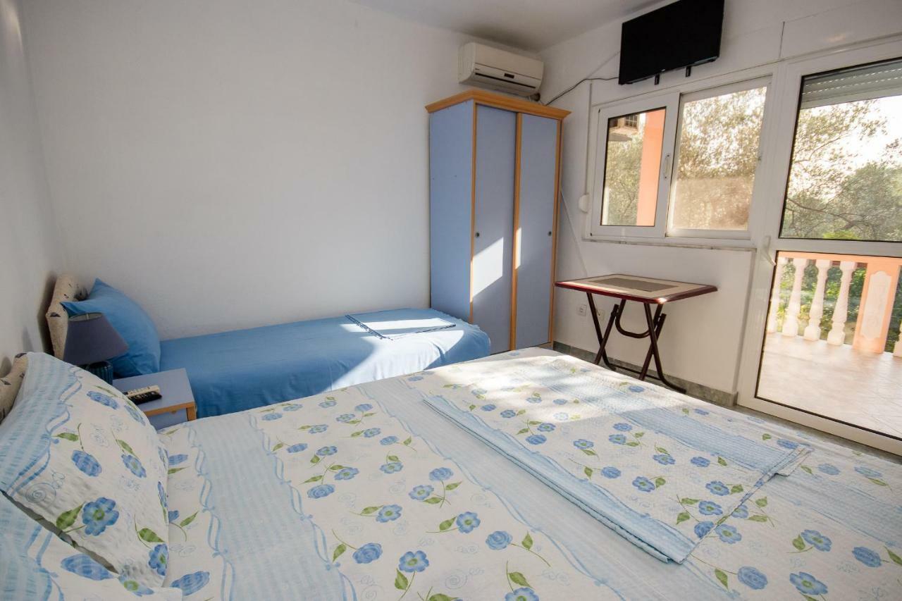 Apartments Duskic Утьеха Экстерьер фото