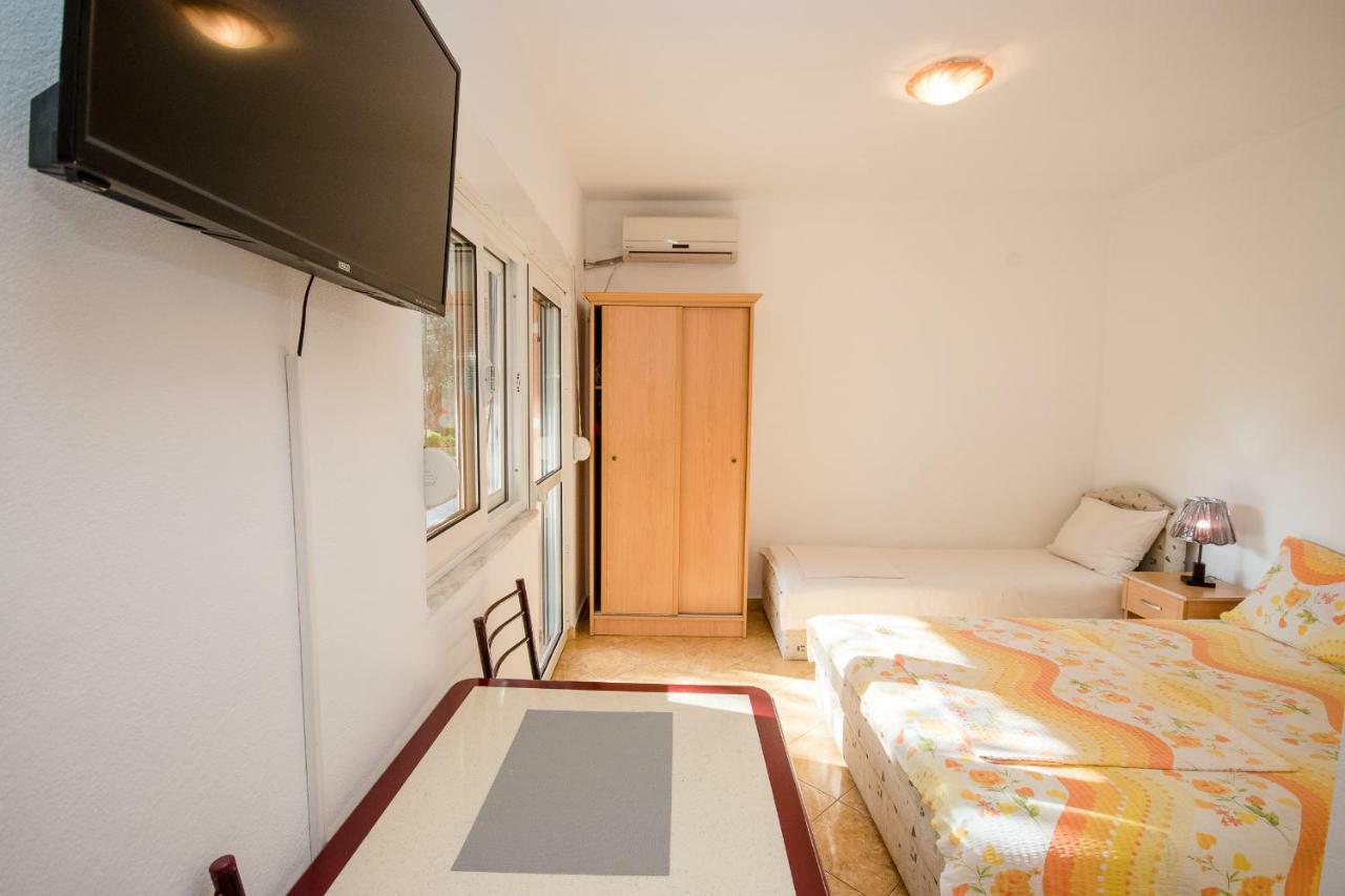 Apartments Duskic Утьеха Экстерьер фото