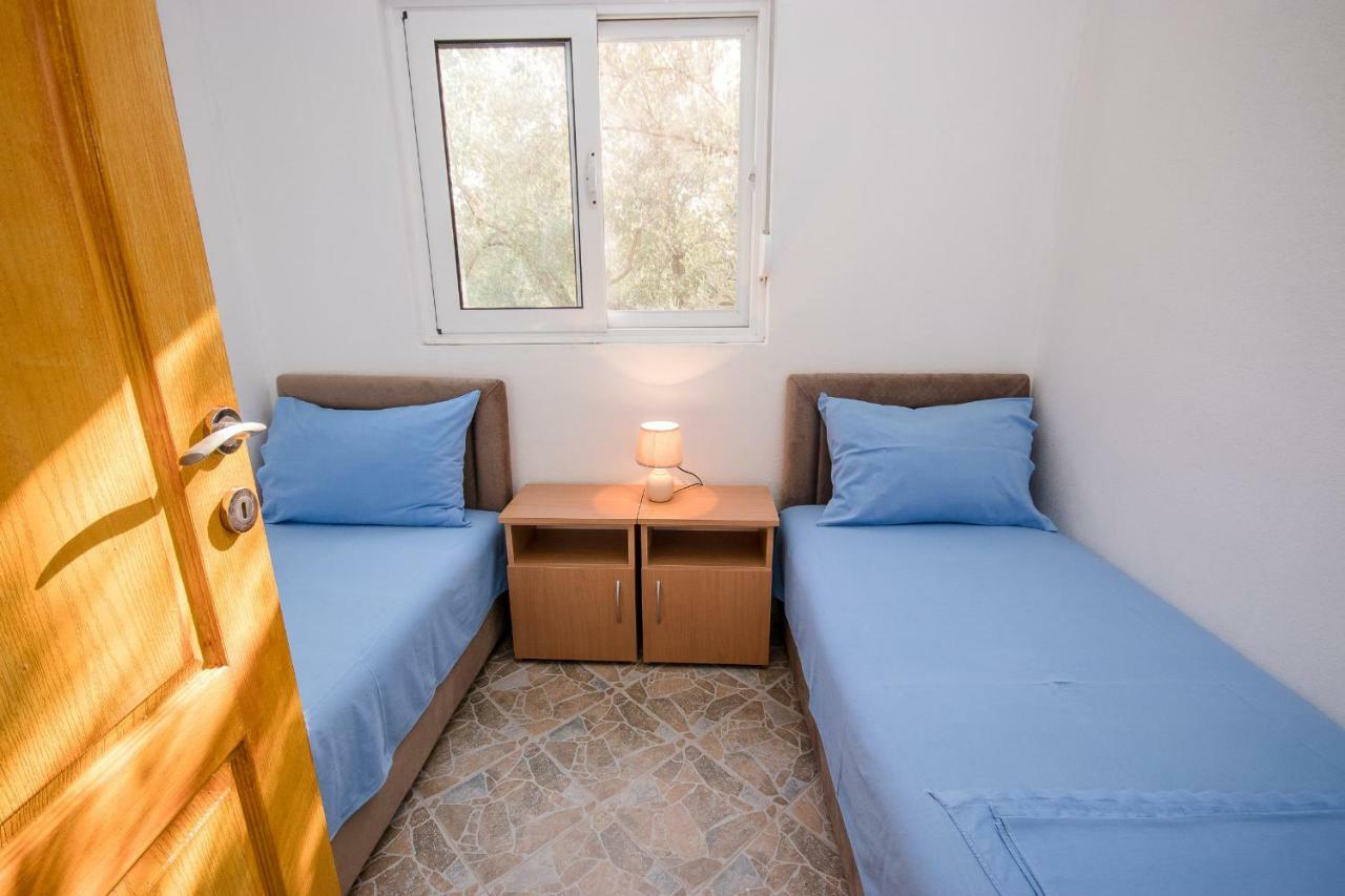 Apartments Duskic Утьеха Экстерьер фото