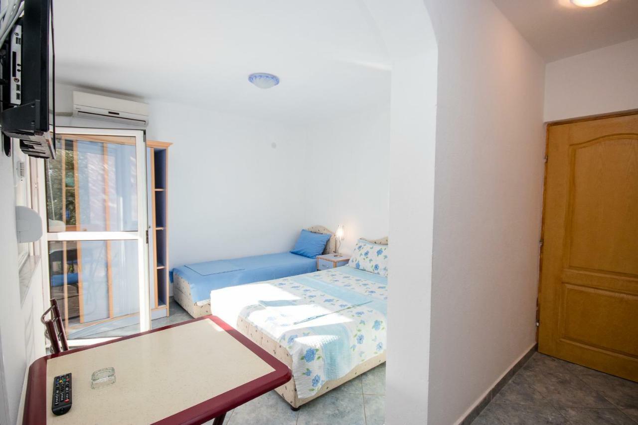 Apartments Duskic Утьеха Экстерьер фото
