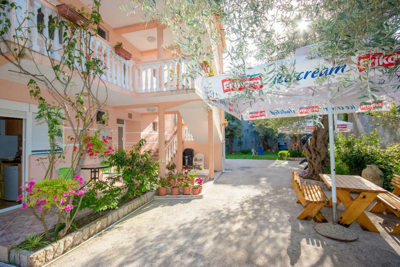 Apartments Duskic Утьеха Экстерьер фото