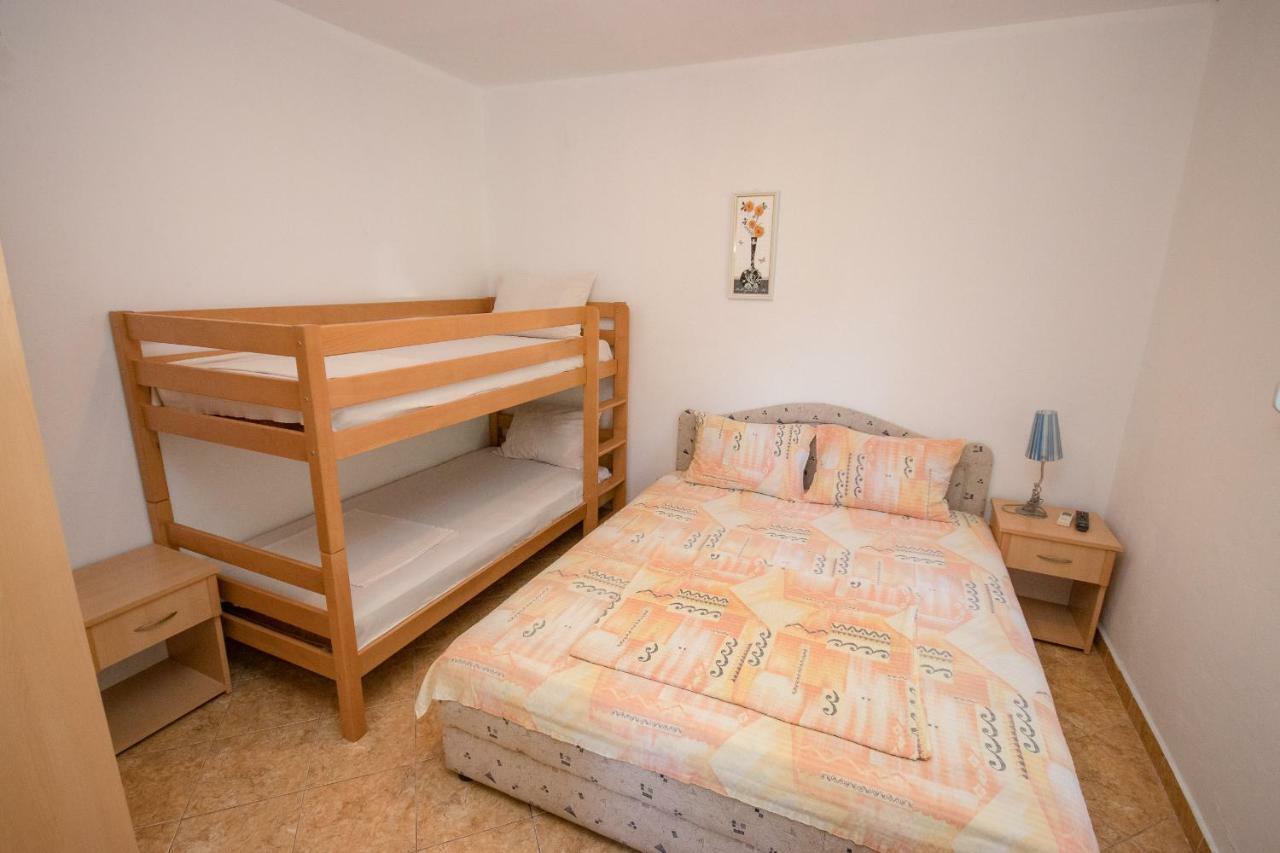 Apartments Duskic Утьеха Экстерьер фото