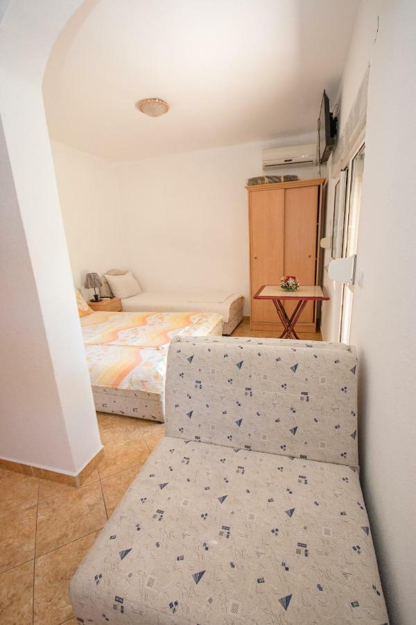 Apartments Duskic Утьеха Экстерьер фото
