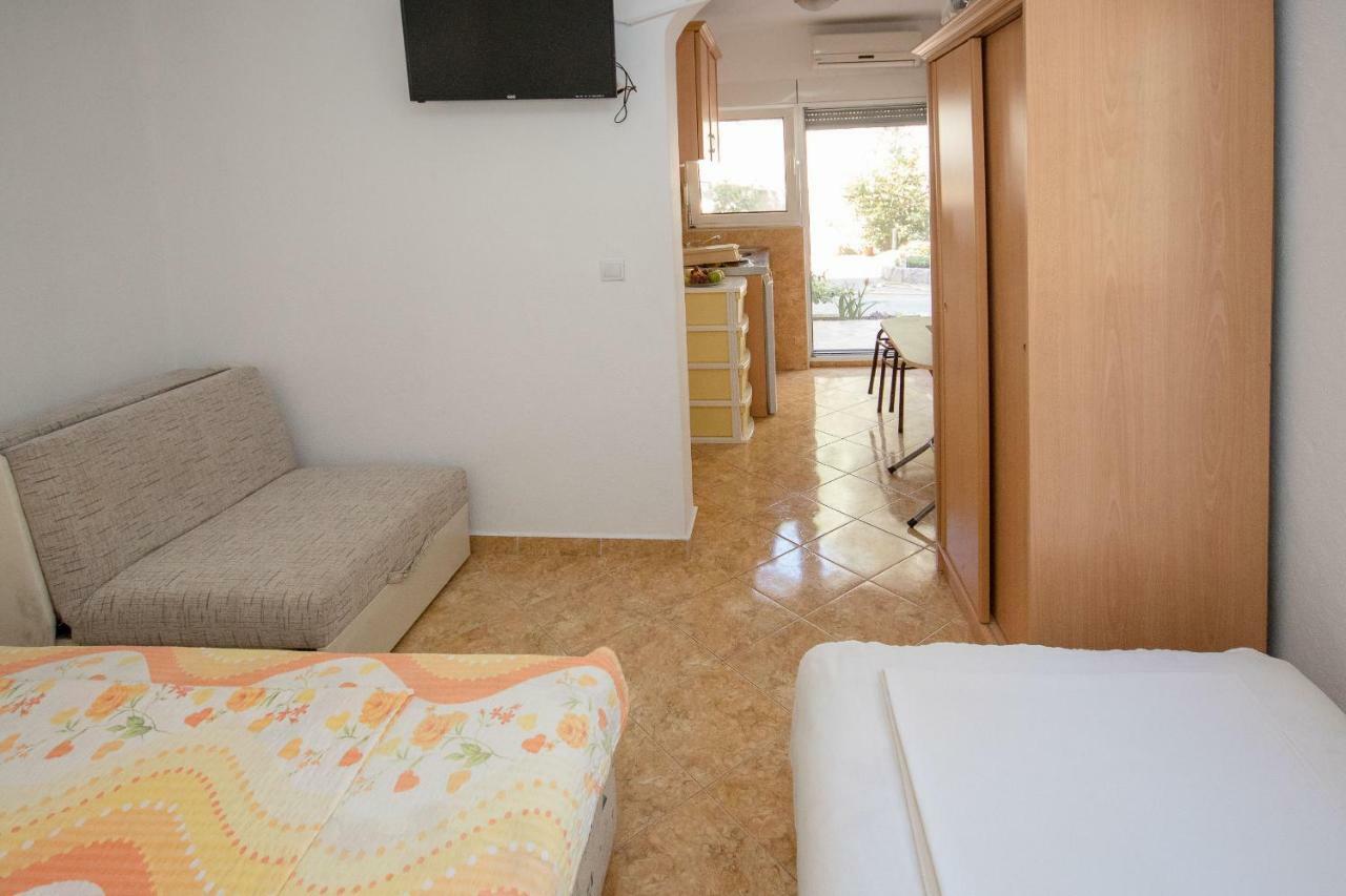 Apartments Duskic Утьеха Экстерьер фото